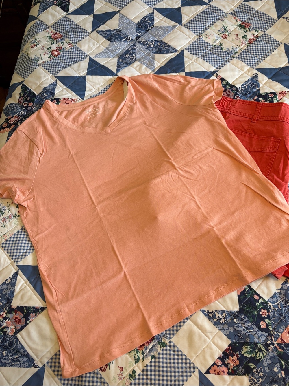 Time and Tru Peach Short Sleeve V-Neck Tee